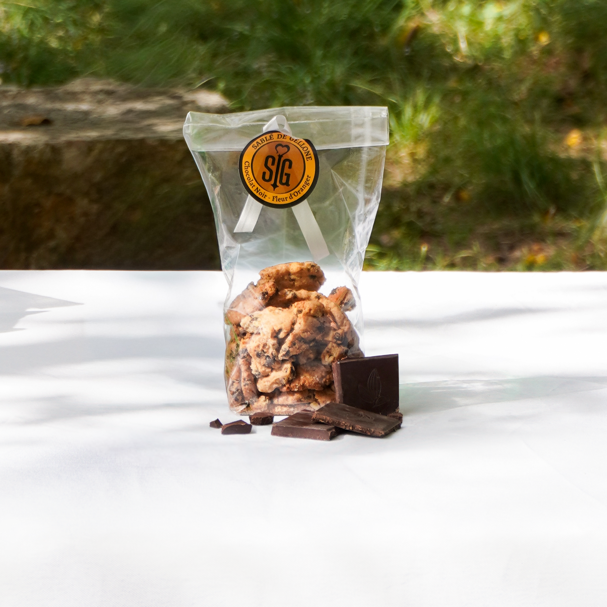 Sachet de sabl&eacute;s chocolat noir et fleur d&rsquo;oranger