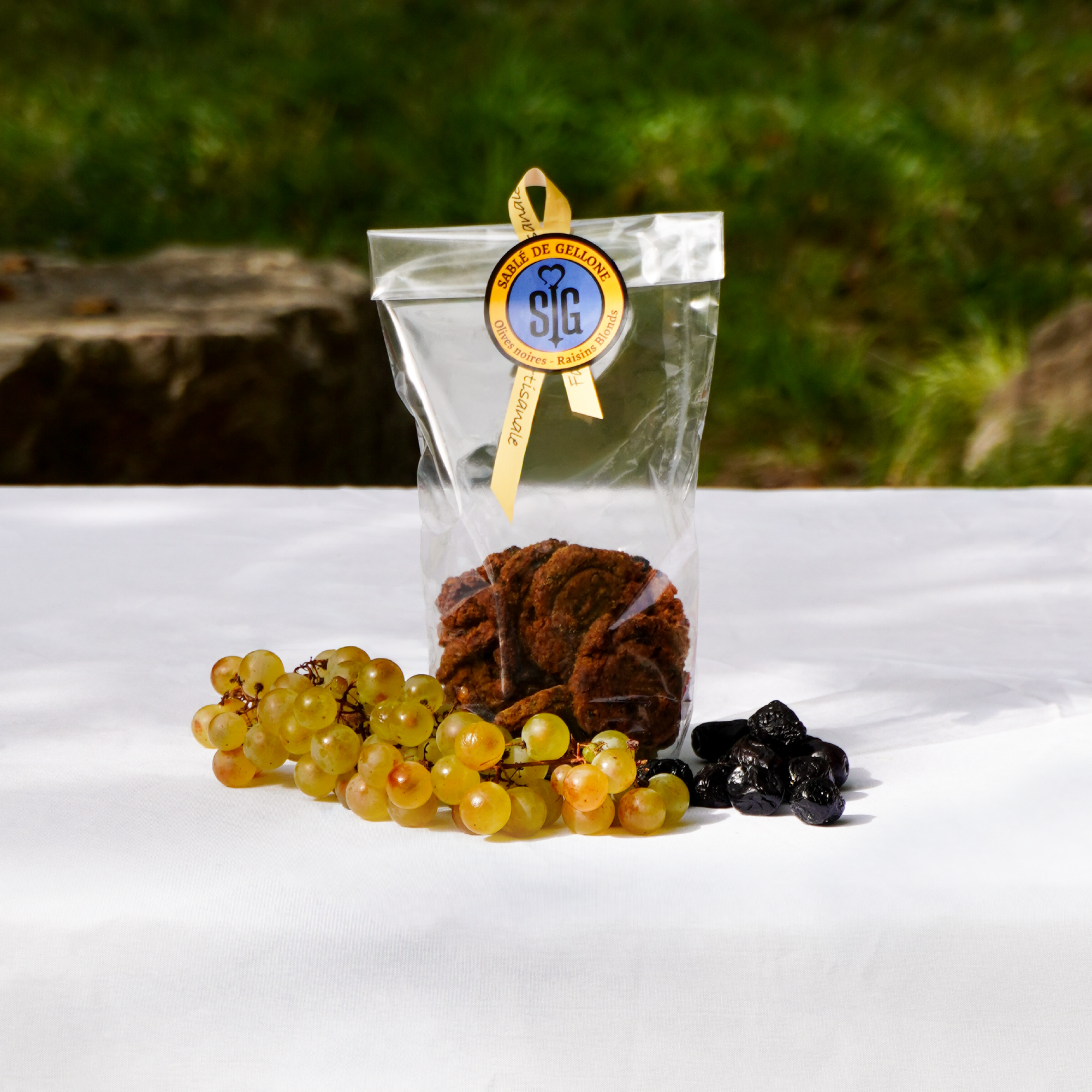 Sachet de sabl&eacute;s olives noires et raisins blonds